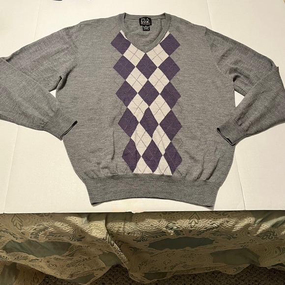 Jos A. Bank‎ mens size medium 100% merino wool sweater gray & purple v-neck soft - Picture 1 of 7